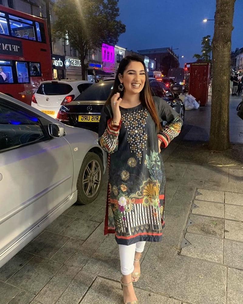 25P Sexy Desi Dolls Paki Pakistani Indian Bengali Hot Sexy