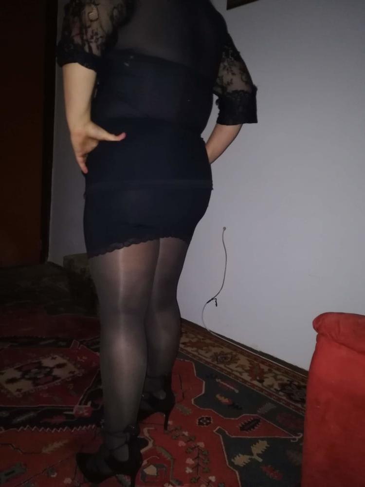 9P busty babe