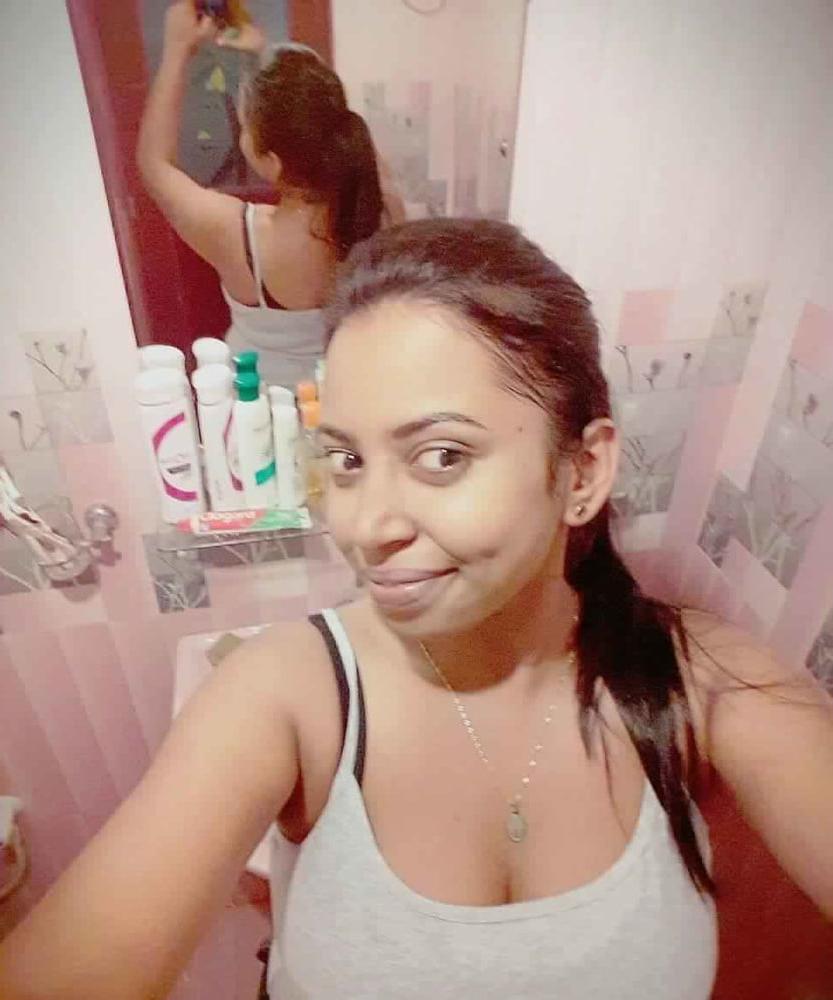 9P Desi didi ke momme