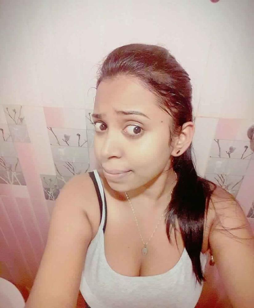 9P Desi didi ke momme