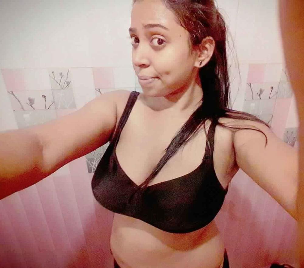 9P Desi didi ke momme