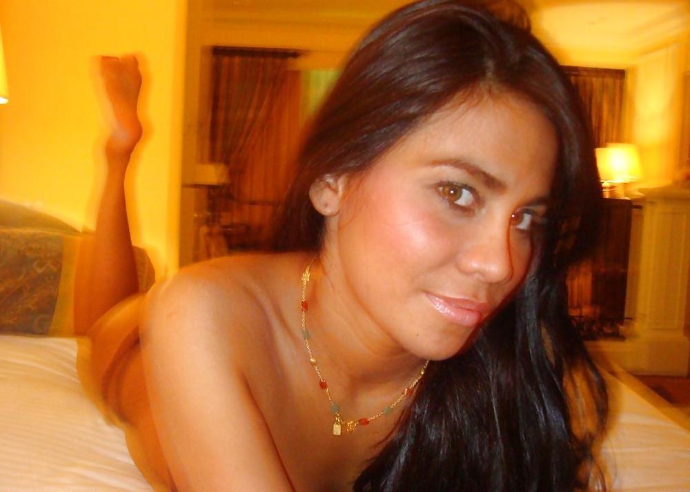 25P Amateurs delights 3 - Kinky latin beauty