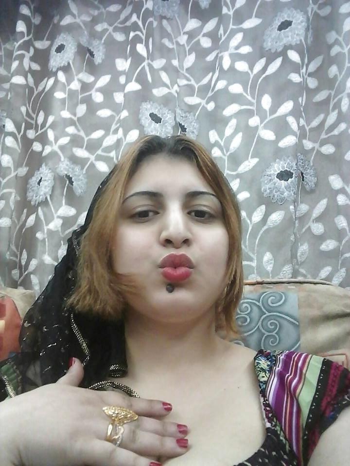 25P Arab beauty