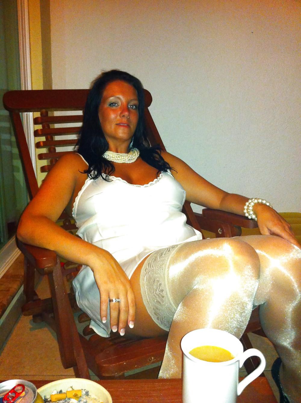 25P Busty Amateur Lady