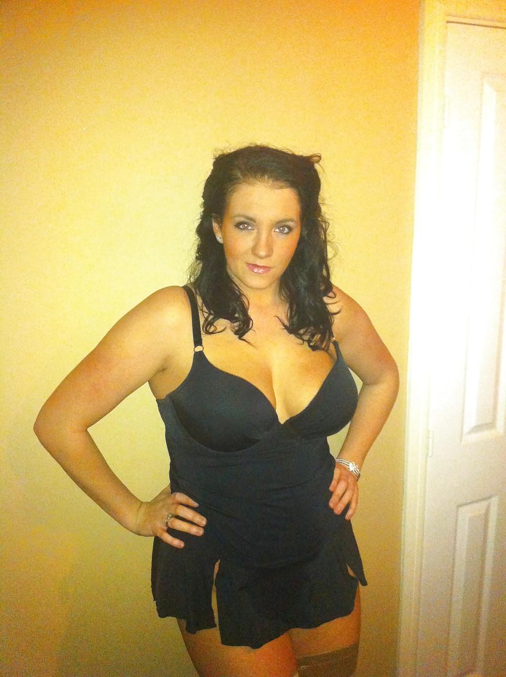 25P Busty Amateur Lady