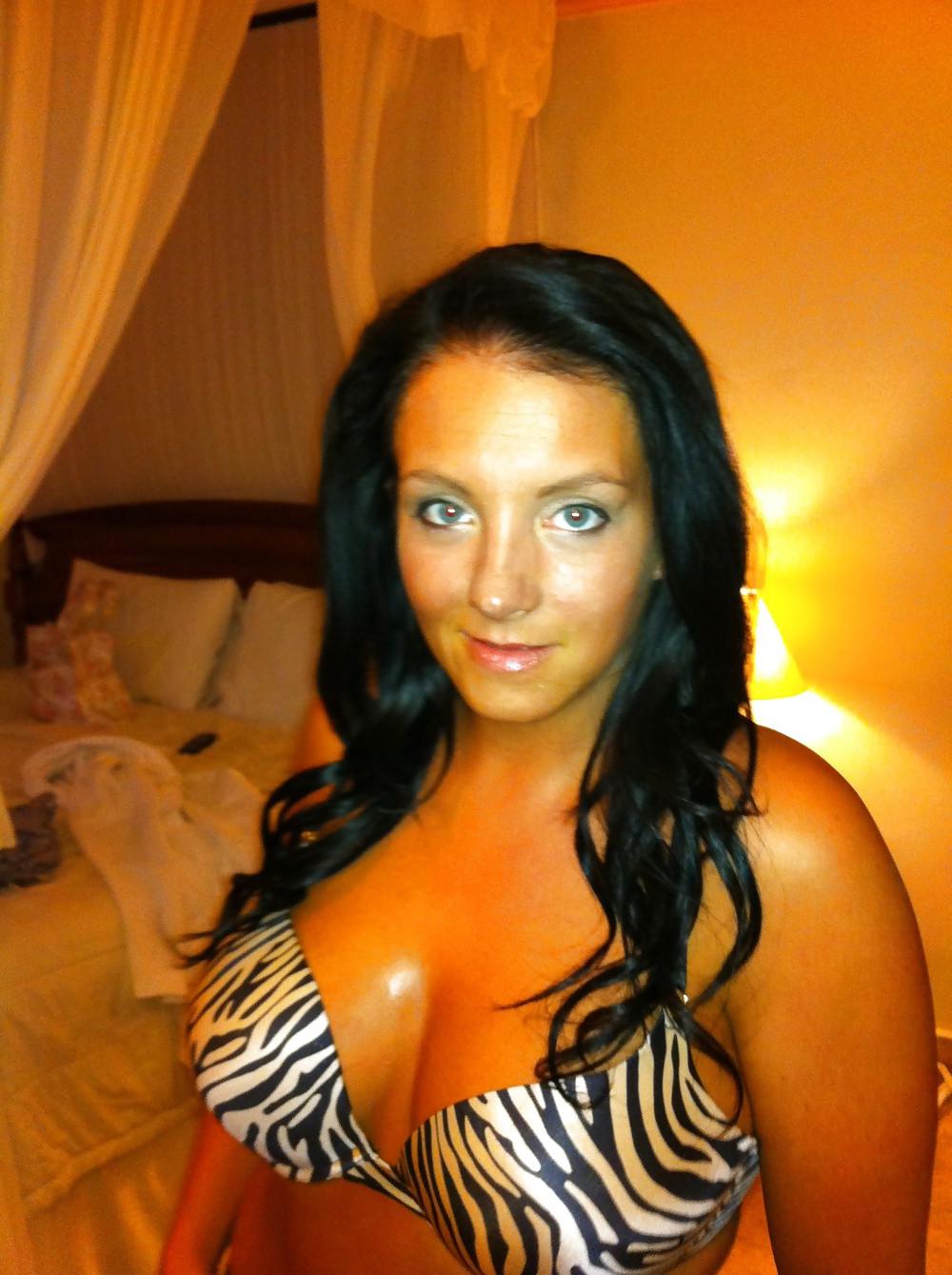 25P Busty Amateur Lady