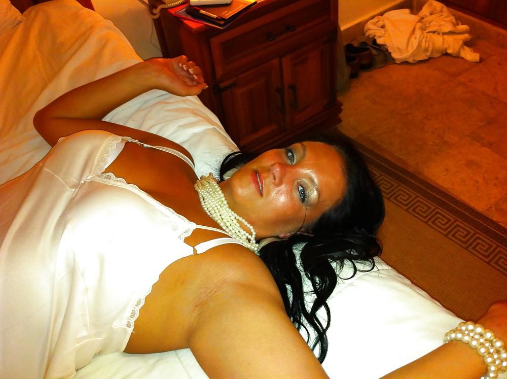 25P Busty Amateur Lady