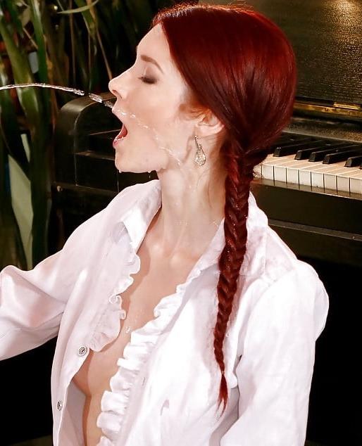 25P Kattie Gold sexy beauty