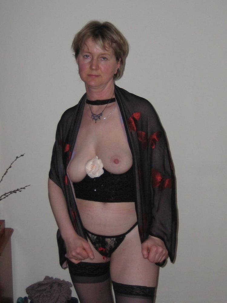 25P Nice Monica sensual and sexy