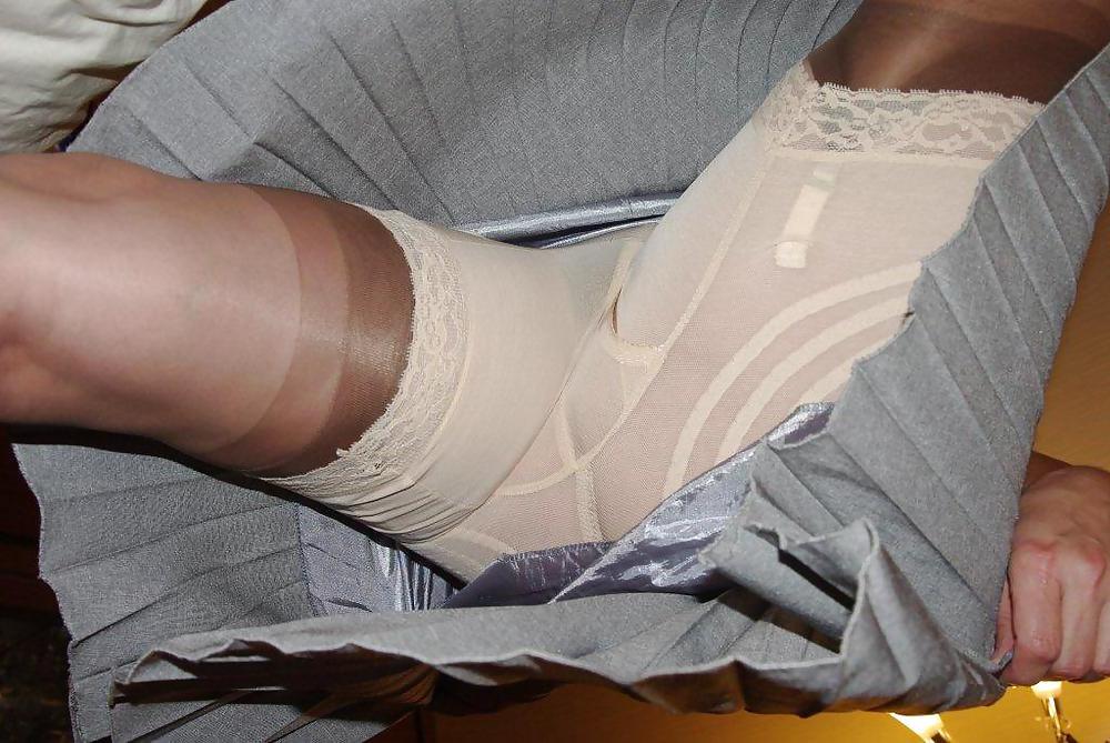 9P Woman showing panties