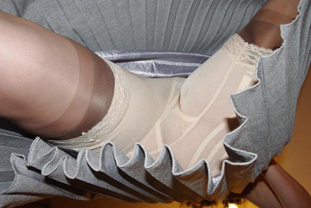 9P Woman showing panties