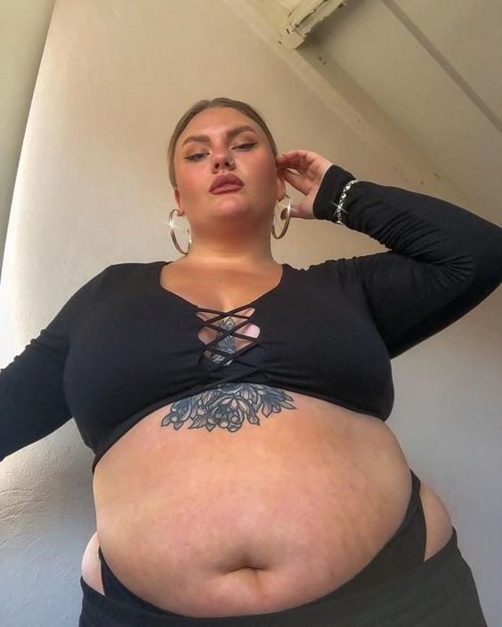 25P Busty Ladies