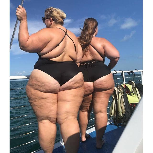 25P Busty Ladies