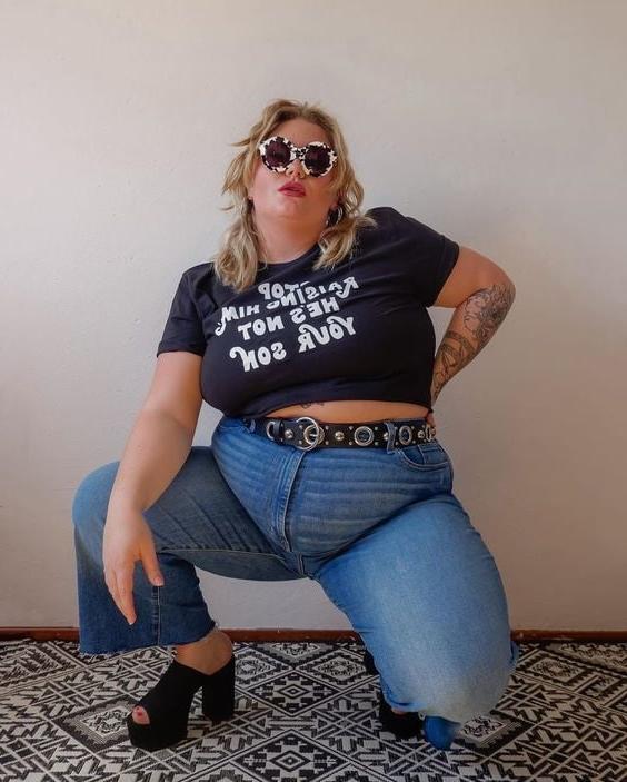 25P Busty Ladies