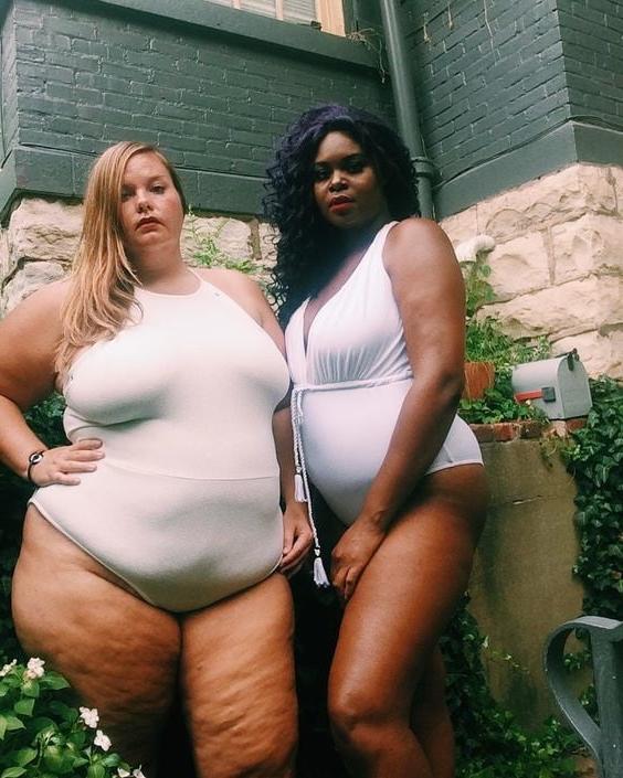25P Busty Ladies