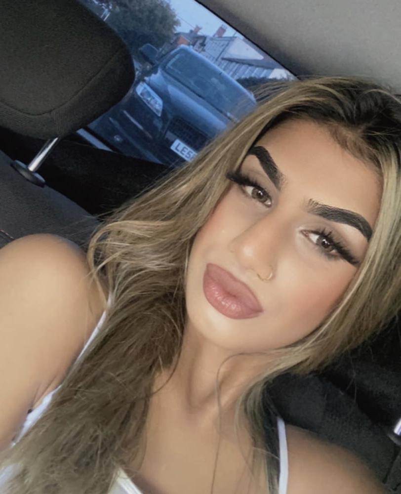 14P HAFSAH KHAN BIG LIPS X