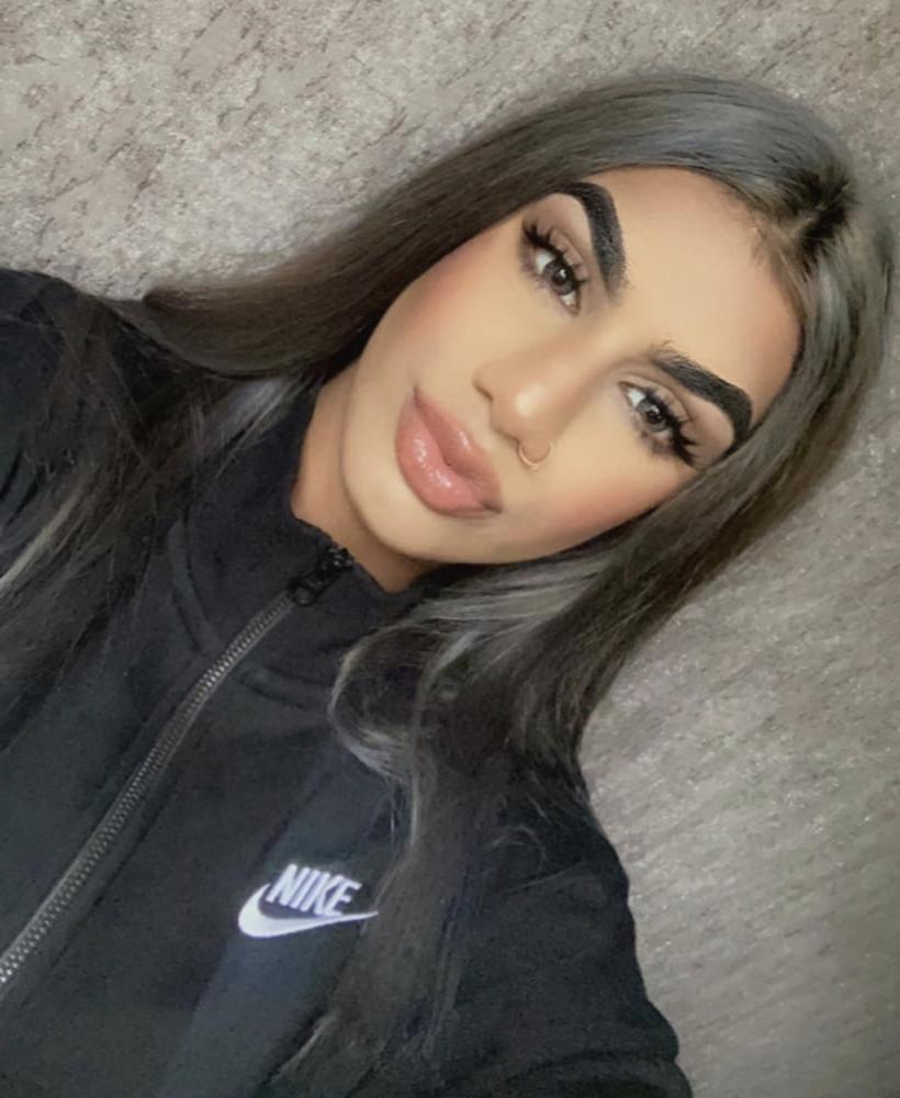14P HAFSAH KHAN BIG LIPS X