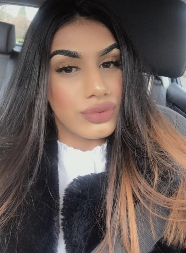 14P HAFSAH KHAN BIG LIPS X