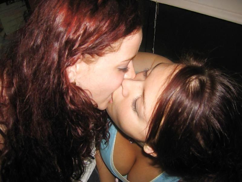 6P From the web: kissing girls