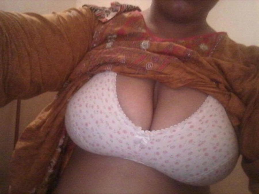 25P Desi milf mom