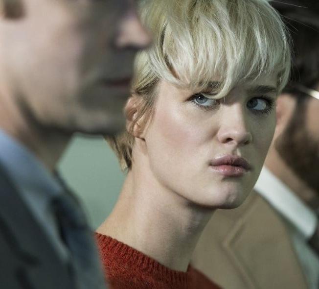 25P Mackenzie Davis my Ideal woman is flat chested.