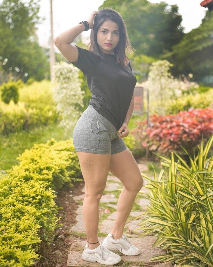 25P DESI HOT INDIAN MATURE GIRLS