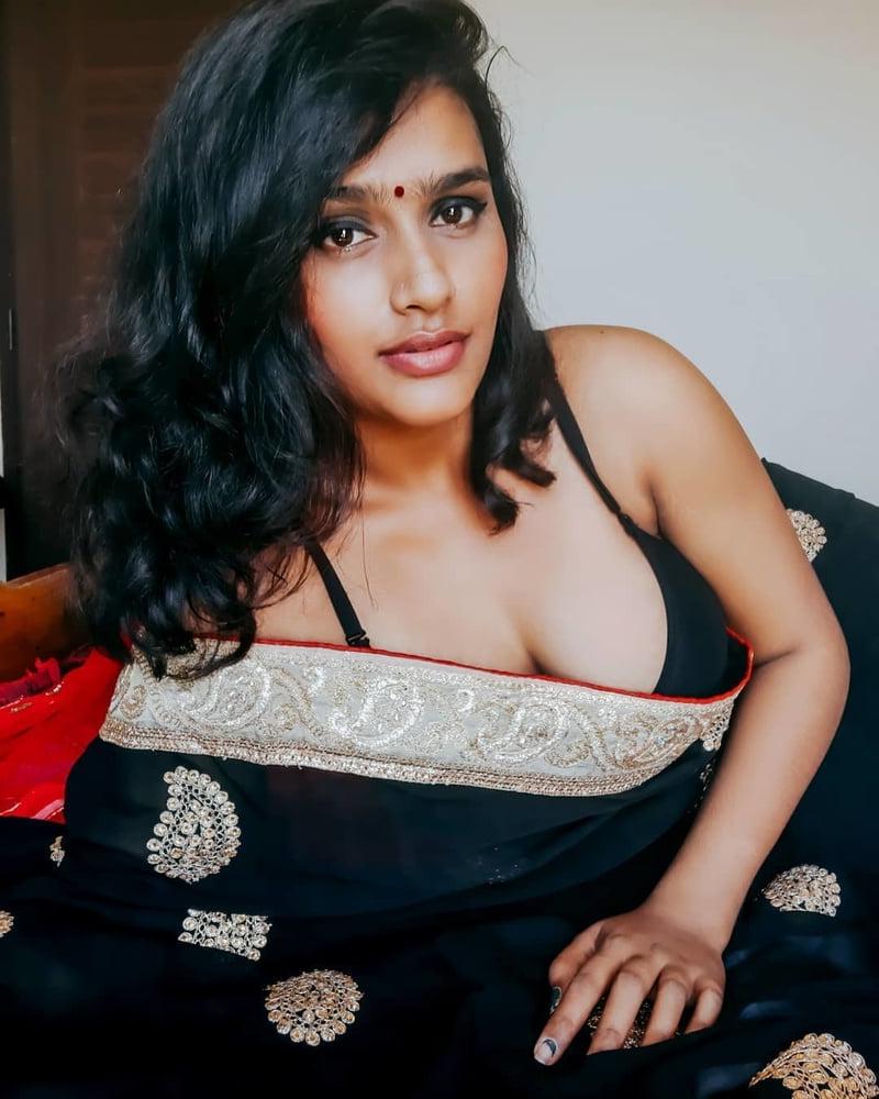 25P DESI HOT INDIAN MATURE GIRLS