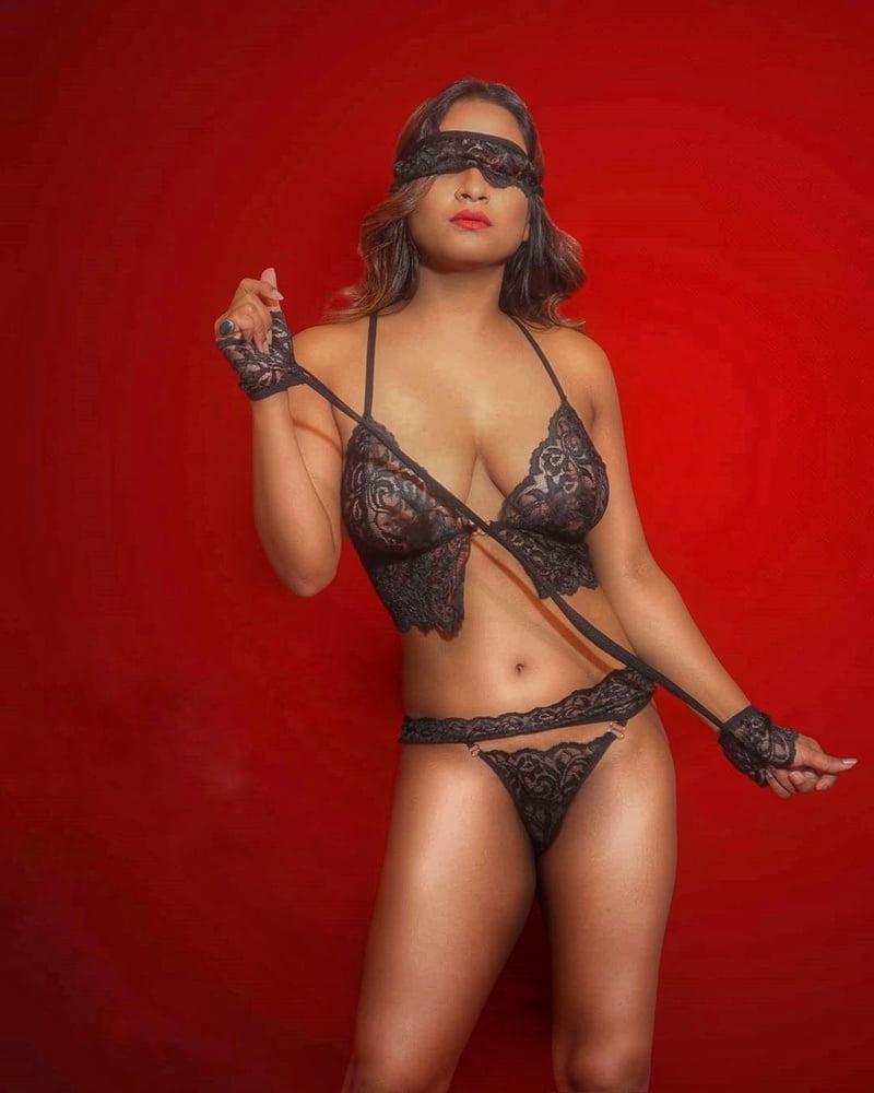 25P DESI HOT INDIAN MATURE GIRLS