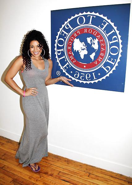 25P Jordin Sparks Foot Pics