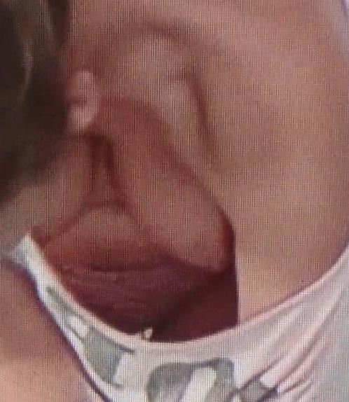 25P Downblouse in kitchen