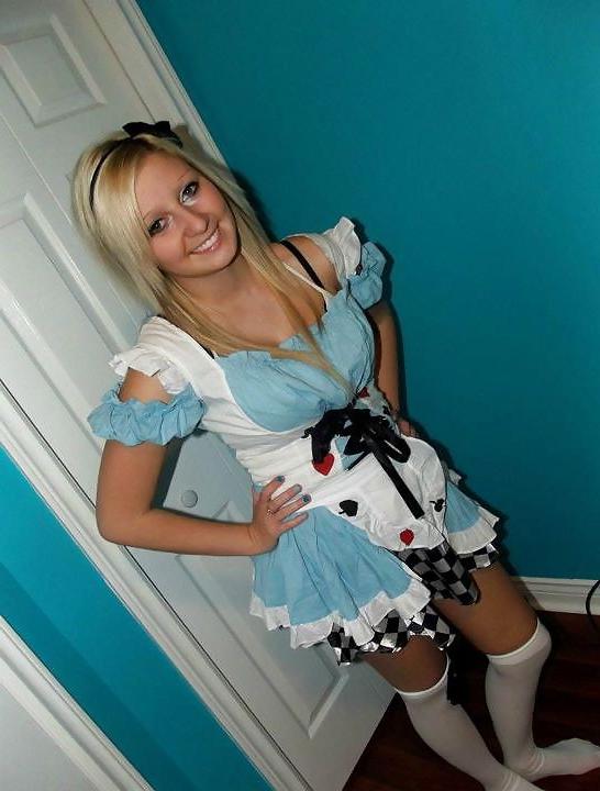 25P FaceBook Friends: Halloween Babes