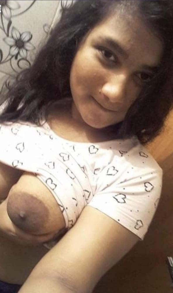 12P Desi Booby Girl pics