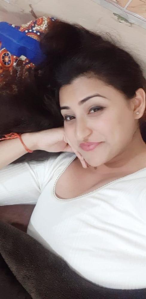 25P Big tits Desi Bhabhi