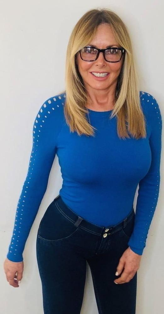 25P Gorgeous and Busty Mature Ladies 37