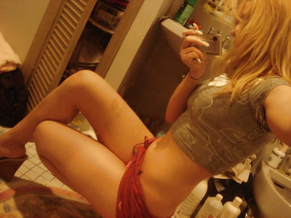 21P Busty Blonde Self Shot Teenie