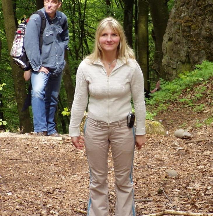 25P Hot busty blonde milf