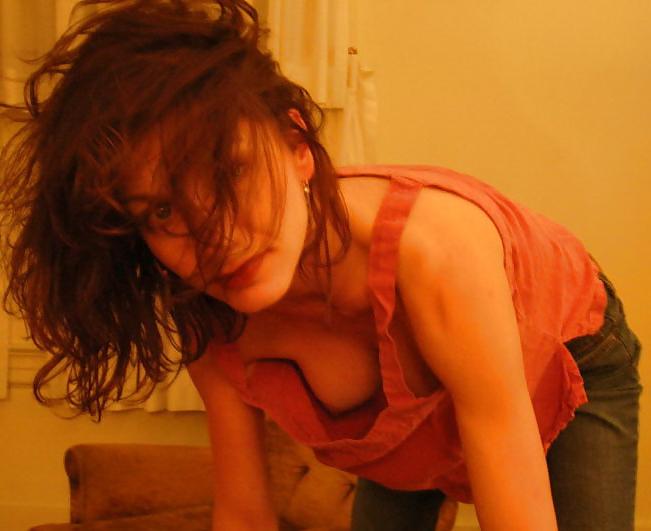 25P Flashing, downblouse and ofcourse nipslips
