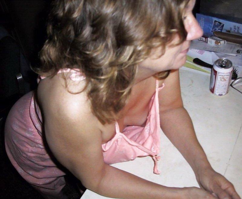 25P Flashing, downblouse and ofcourse nipslips