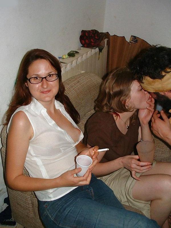 25P Flashing, downblouse and ofcourse nipslips