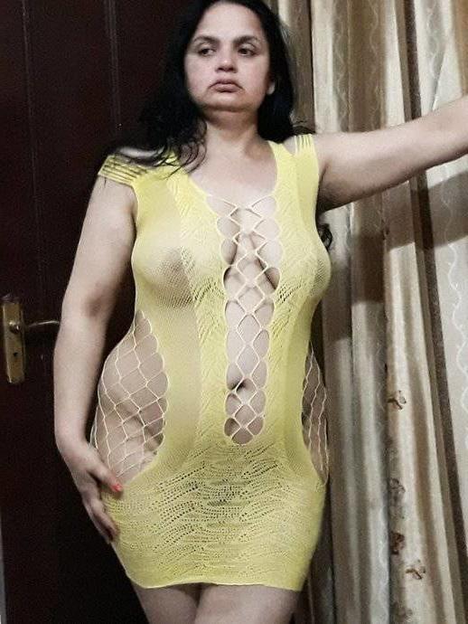 25P Desi NRi Aunty &amp; Bhabhi Hairy pussy panty doggy
