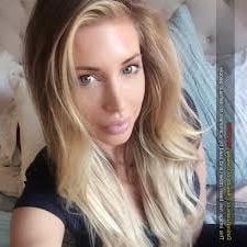 25P Famous Memphis Beauty School MILF - Samantha S.