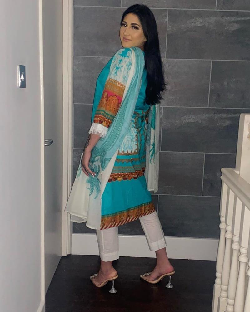 25P Pakistani Hot Women Sexy Desi Dolls Heels