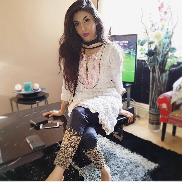 25P Pakistani Hot Women Sexy Desi Dolls Heels
