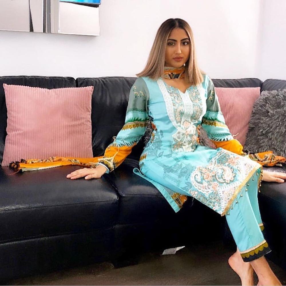 25P Pakistani Hot Women Sexy Desi Dolls Heels