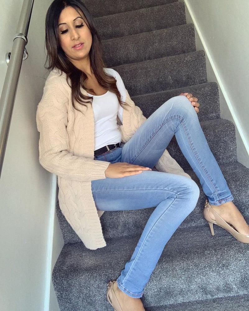 25P Pakistani Hot Women Sexy Desi Dolls Heels
