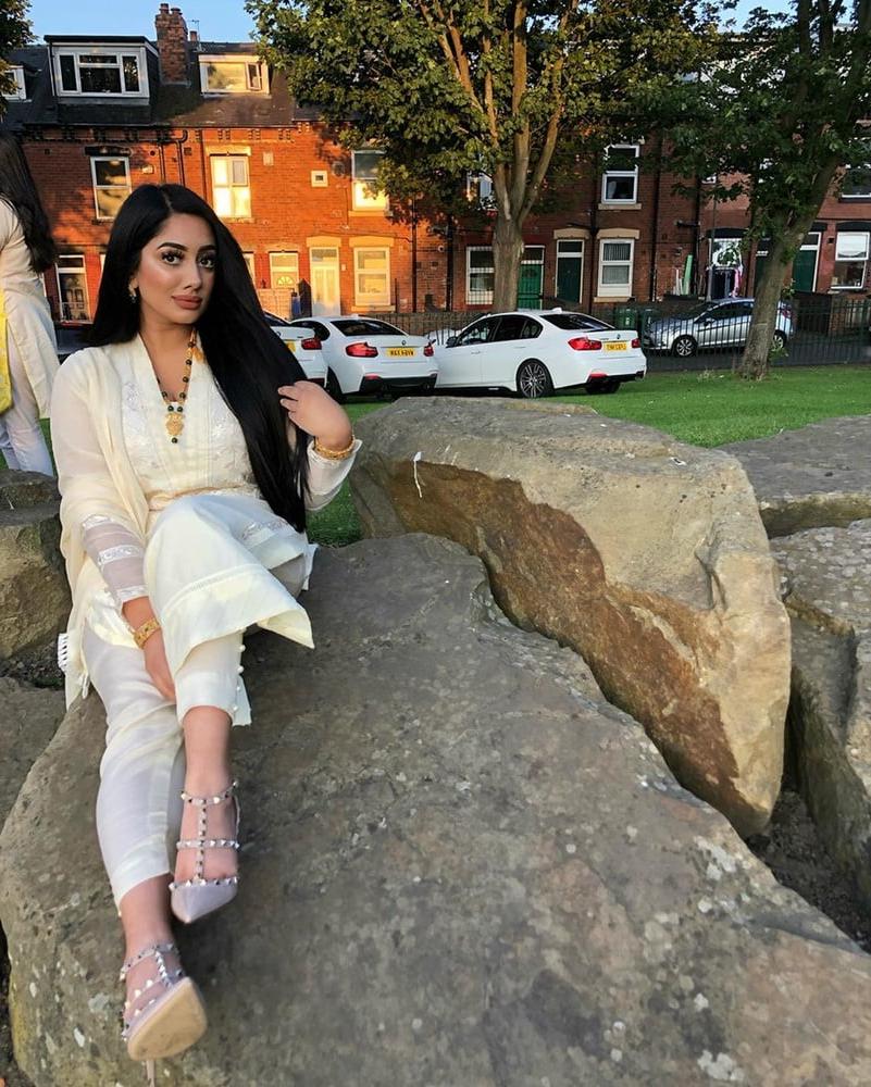 25P Pakistani Hot Women Sexy Desi Dolls Heels