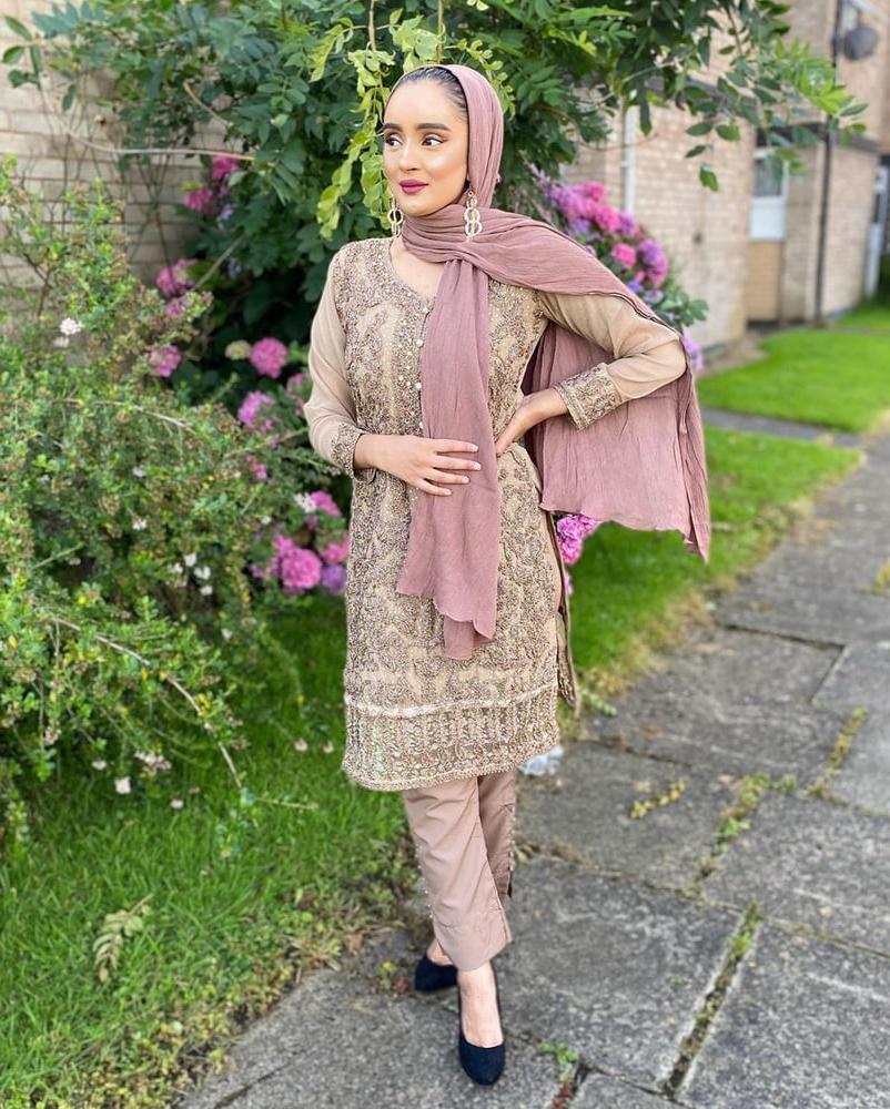 25P Pakistani Hot Women Sexy Desi Dolls Heels