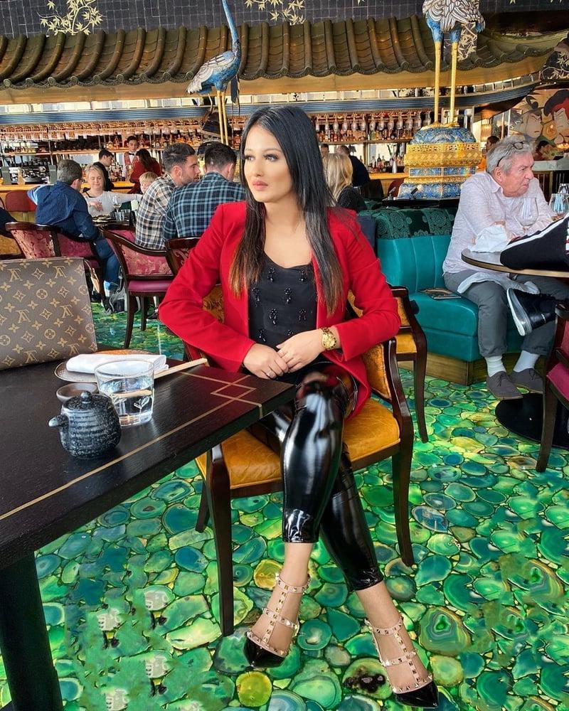 25P Pakistani Hot Women Sexy Desi Dolls Heels