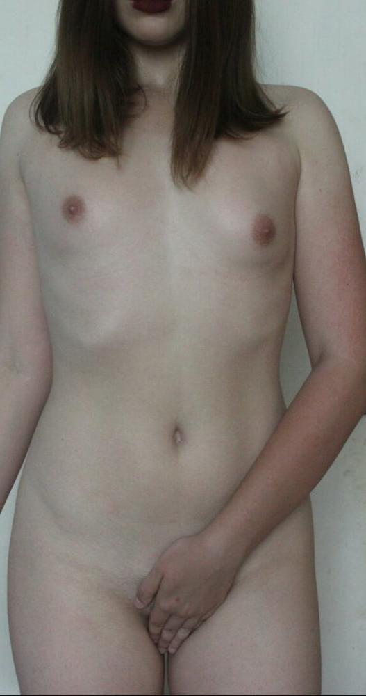 22P very young 18 year old schoolgirl shows pussy and ass