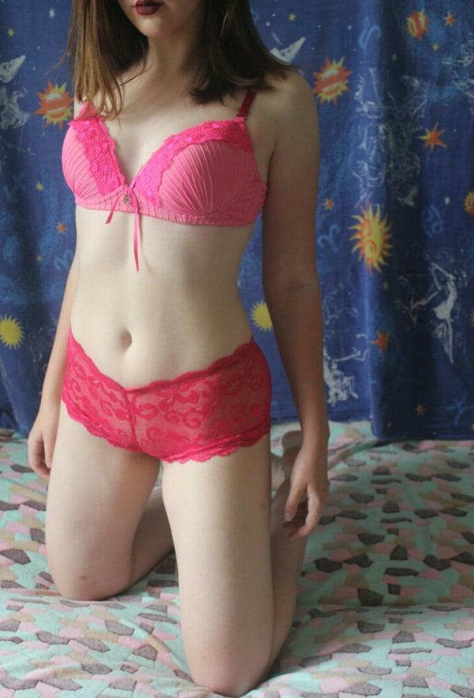 22P very young 18 year old schoolgirl shows pussy and ass